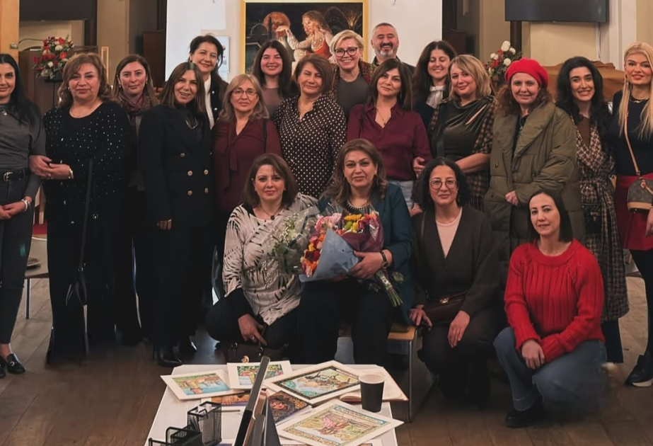 Londonda azərbaycanlı rəssamın “Yeddi Gözəl” sərgisi keçirilib