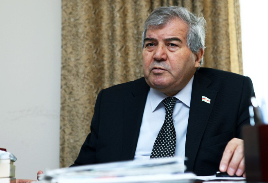 Xalq şairi Sabir Rüstəmxanlı: Dilimizin saflığı millətin mənəvi sağlamlığıdır