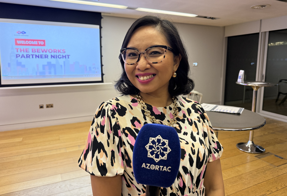 Rebekka Leppard: Azərbaycanlı qadının Londonda yaşıl enerji startapı qurması çox ilhamvericidir