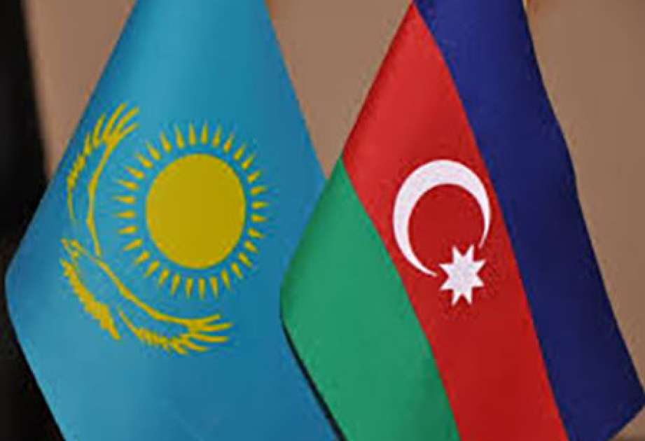 Kazajistán comprará en Azerbaiyán dos buques marítimos para el transporte de contenedores