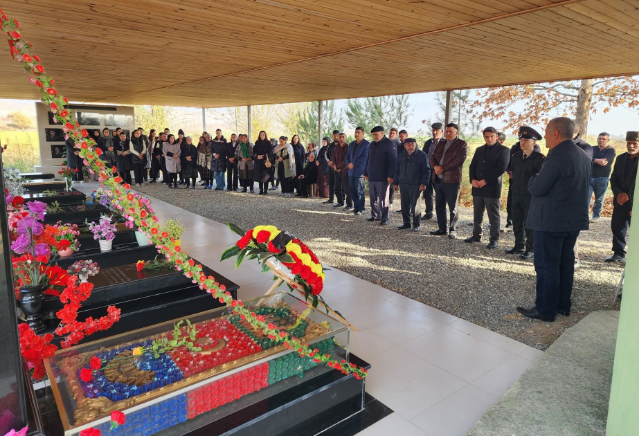 Füzulidə şəhid məzarları ziyarət olunub