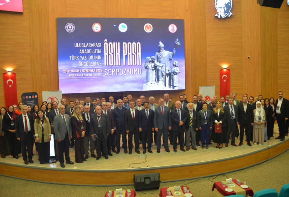 Dilçilik İnstitutunun əməkdaşları Türkiyədə beynəlxalq simpoziumda iştirak ediblər