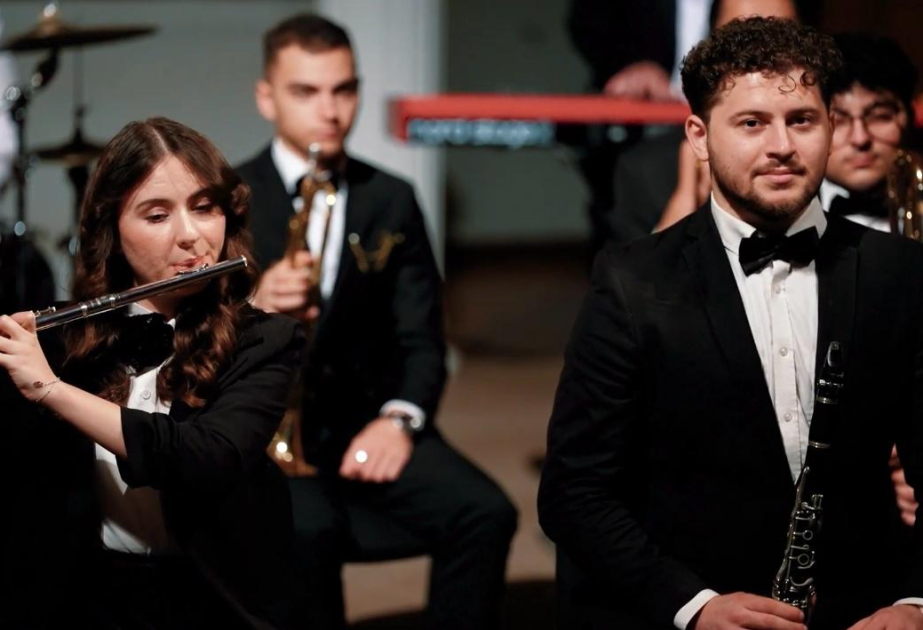 Dövlət Mahnı Teatrı repertuarını genişləndirir: kino musiqiləri yenidən təqdim olunur VİDEO
