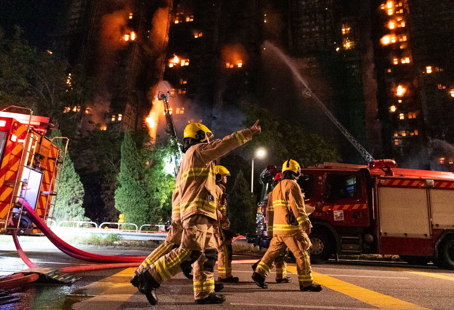 Un incendie dans un immeuble de grande hauteur fait au moins 55 morts à Hong Kong VIDEO