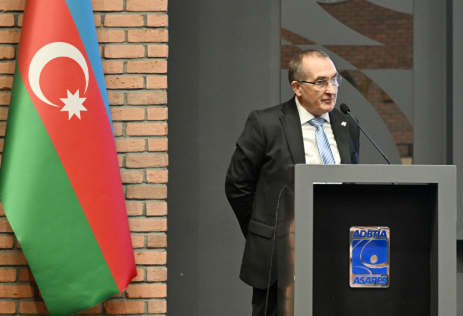 Hertfordşir Universitetinin professoru: Bakıda keçirilən beynəlxalq konfrans idmanda mövcud problemləri müzakirə etmək üçün unikal platformadır