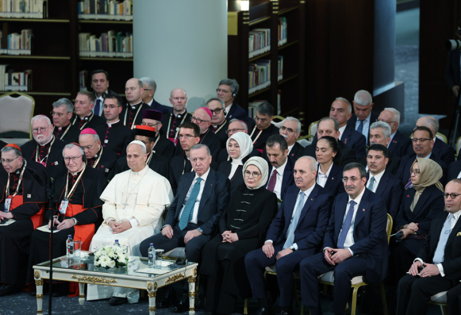 Devant les autorités turques, Léon XIV invite à bâtir des ponts entre les peuples