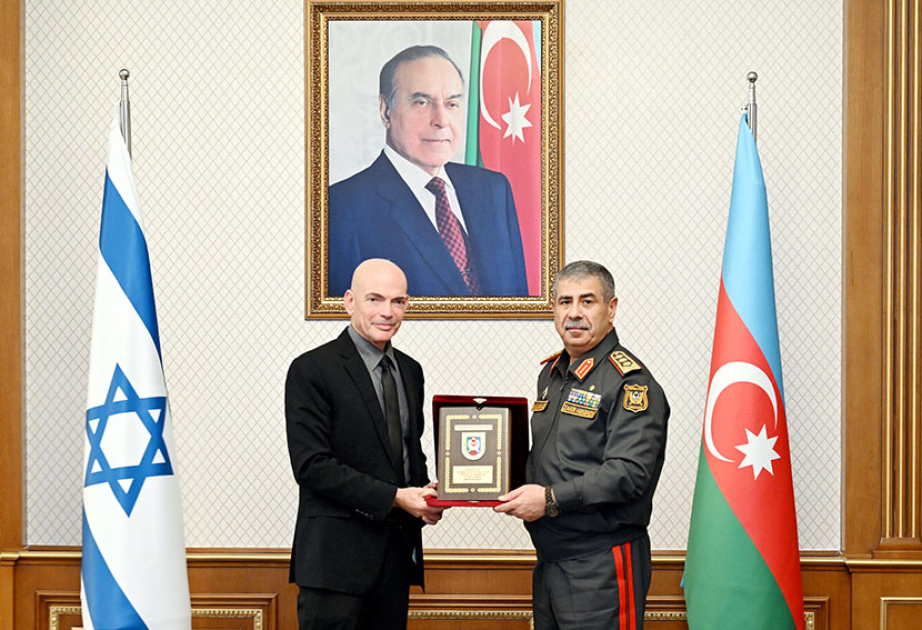 Aserbaidschans Verteidigungsminister trifft israelische Delegation