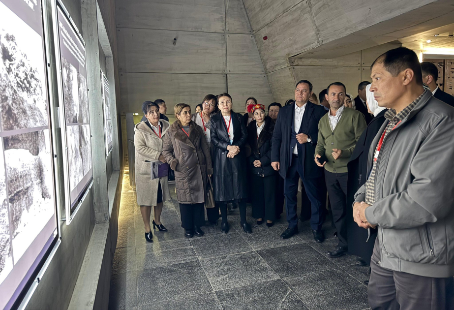 Özbəkistanın təhsil işçiləri Quba Soyqırımı Memorial Kompleksini ziyarət ediblər