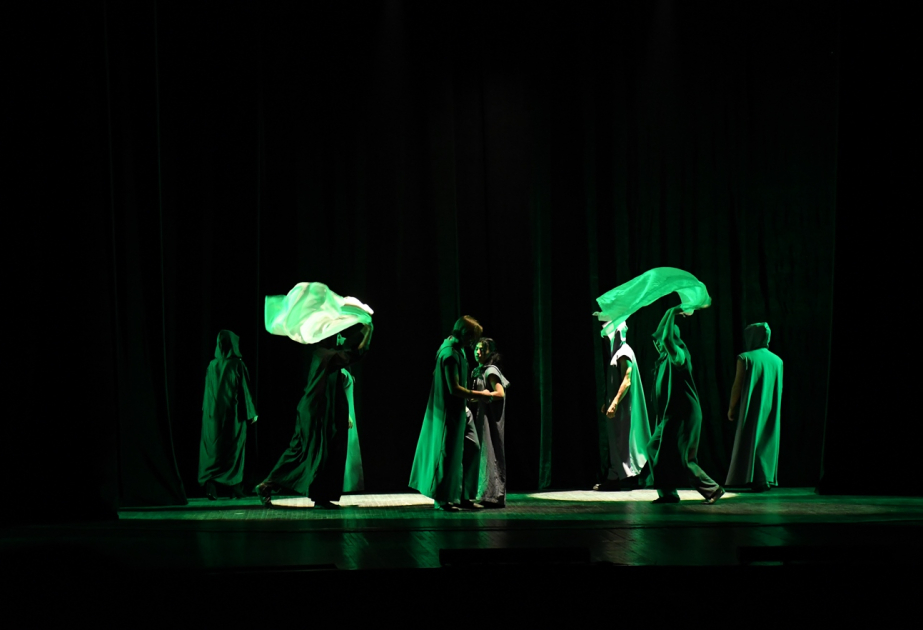 SABAH qrupları layihəsi çərçivəsində Gəncə Dövlət Milli Dram Teatrında tamaşa təqdim olunub