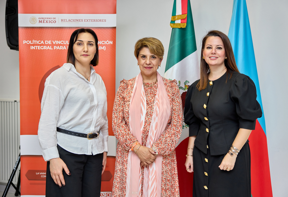 ®  Presentation of Spanish-language “Women Hotline” guide held