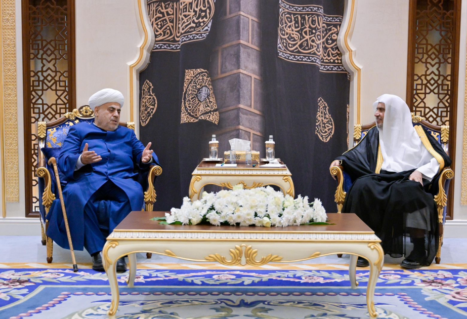 Chairman of Caucasus Muslims Office invites Secretary General of Muslim World League to visit Azerbaijan