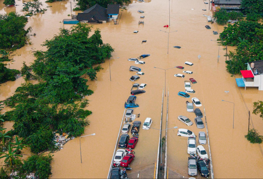 Hochwasser und Erdrutsche: Hunderte Tote in Indonesien, Thailand und Sri Lanka