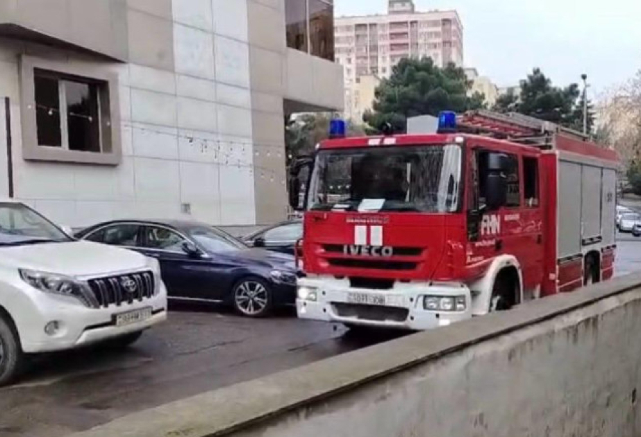 Bakıda yaşayış binasında partlayış baş verib, bir nəfər xəsarət alıb VİDEO