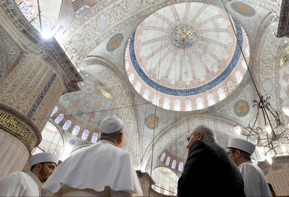 Auslandsreise: Papst fliegt von der Türkei in den Libanon