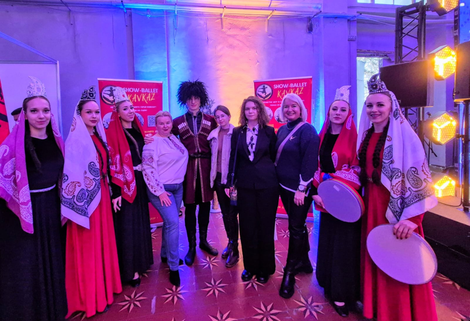 Ukrainian Foreign Minister visits Azerbaijani stand at international charity festival