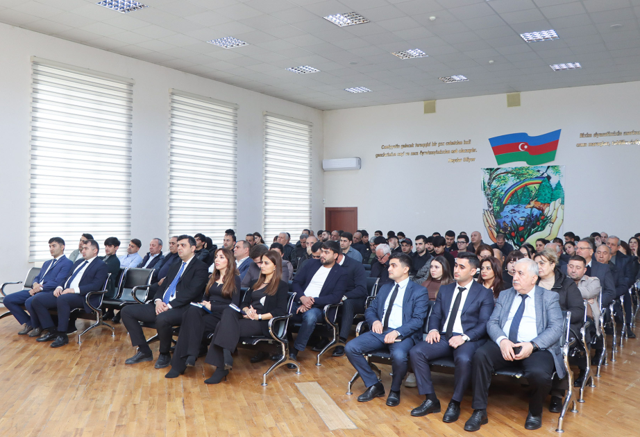 İstehlak bazarında fəaliyyət göstərən sahibkarlarla görüş keçirilib