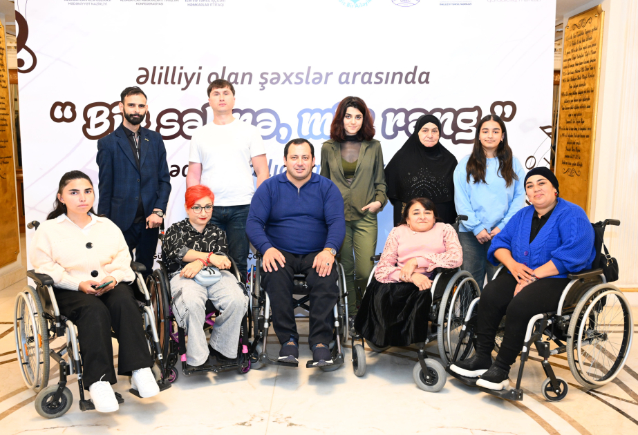 “Bir səhnə, min rəng” bədii yaradıcılıq festivalı keçirilib