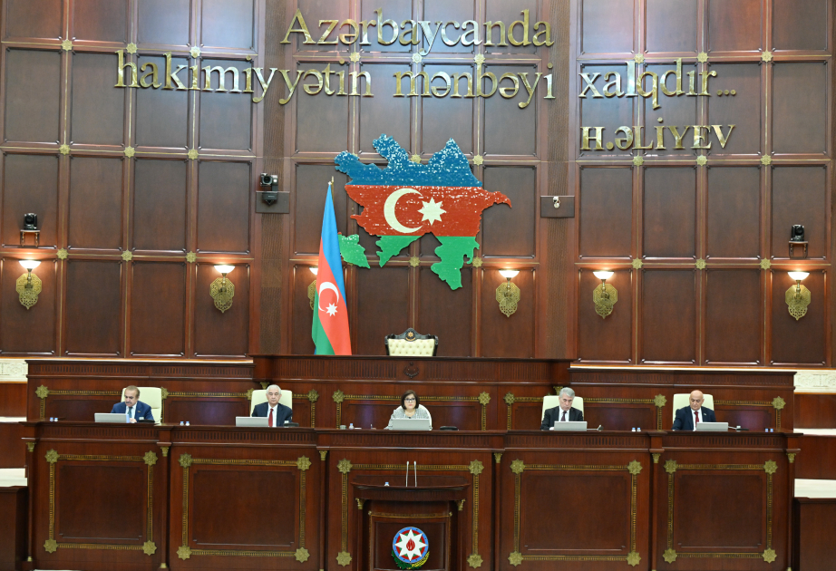 Milli Məclisin plenar iclasında 2026-cı ilin dövlət büdcəsi və büdcə zərfinə daxil olan qanun layihələri ikinci oxunuşda qəbul olunub - YENİLƏNİB VİDEO