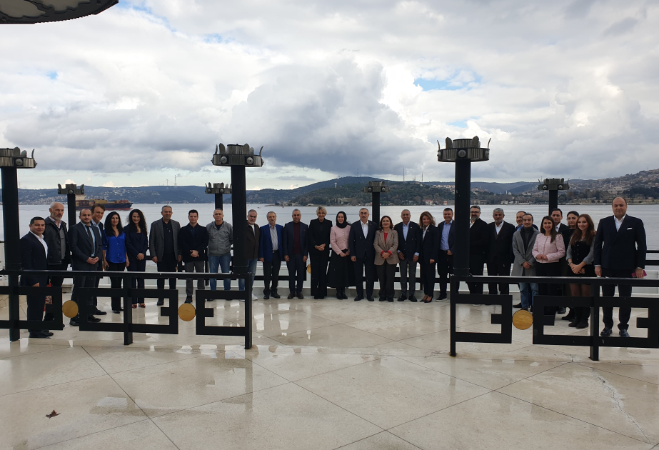 Azerbaijani ambassador to Türkiye meets with media representatives in Istanbul