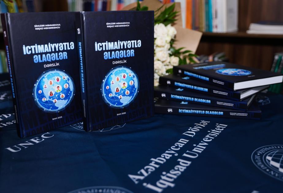 UNEC-də “İctimaiyyətlə əlaqələr” dərsliyinin təqdimatı keçirilib
