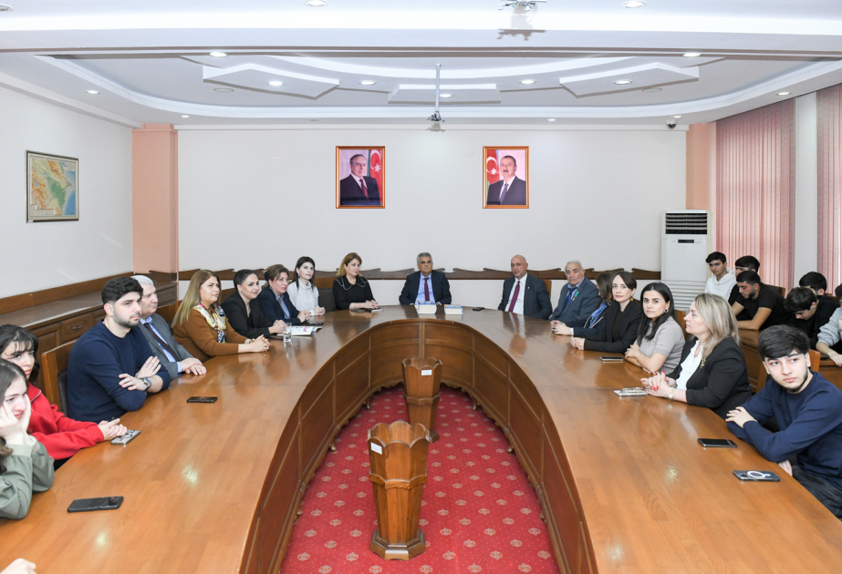 BMU-da Azərbaycan dilinin tətbiqi məsələlərinə həsr olunan seminar təşkil edilib