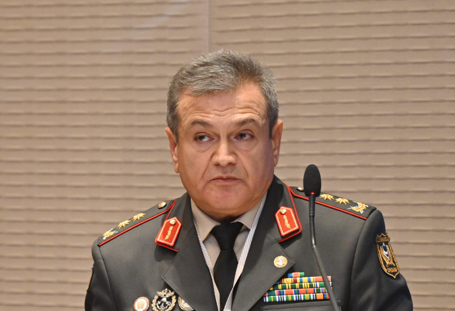 Azər Əliyev müdafiə və təhlükəsizlik sahəsində topoqrafik xəritələrin əhəmiyyətindən danışıb