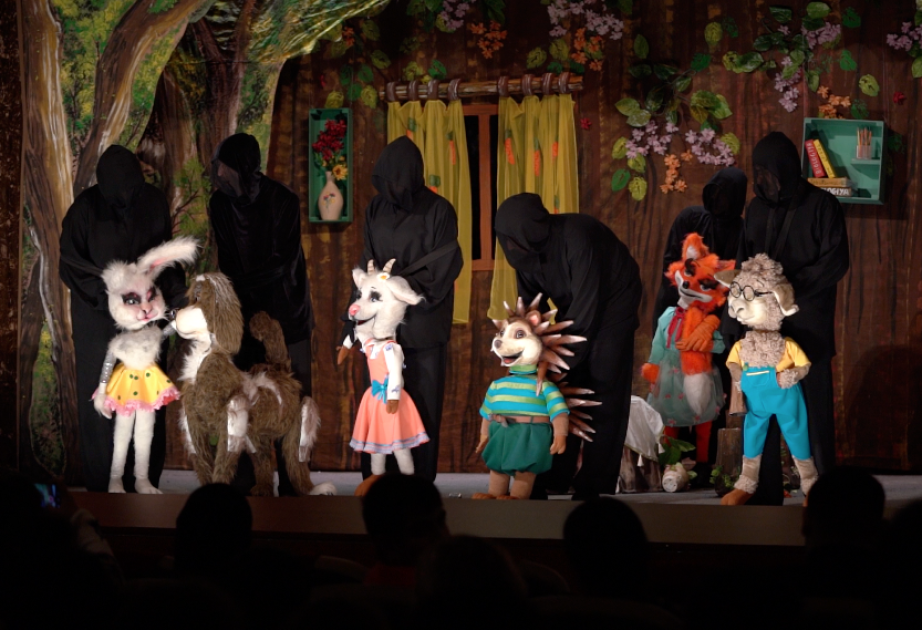 Kukla Teatrının “Sevgiyə açılan qapı”ları