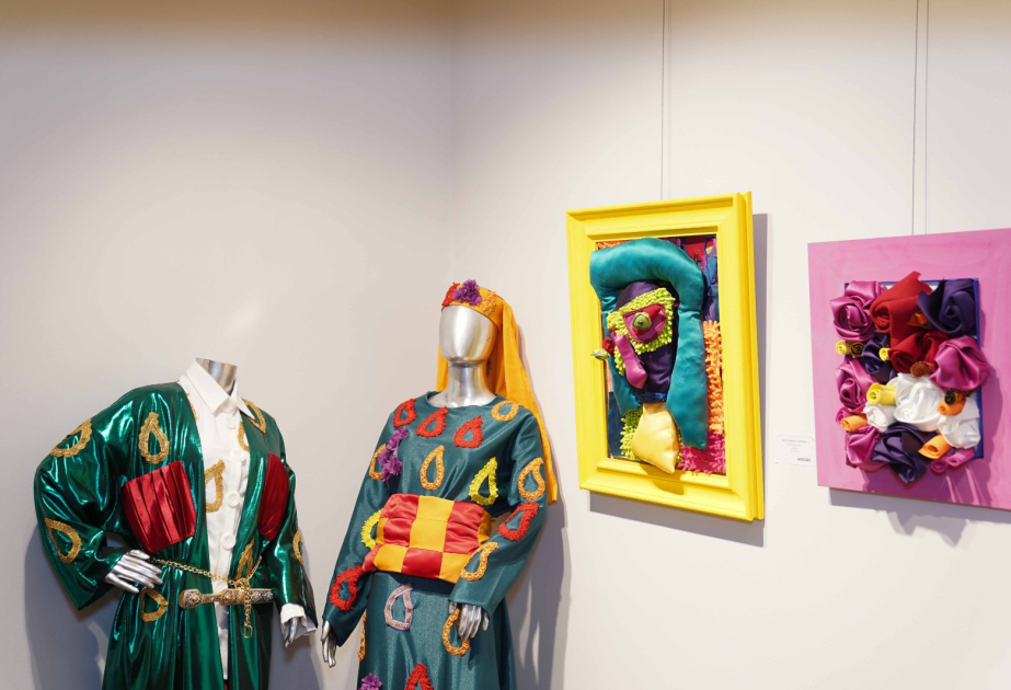 Las obras de una diseñadora azerbaiyana se exponen en una feria internacional en El Cairo