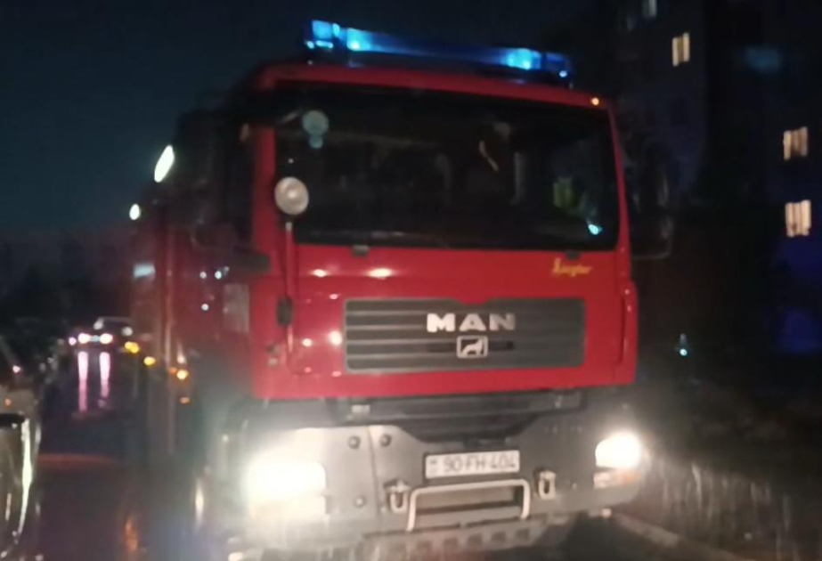 Lökbatanda yaşayış binasında yanğın baş verib, 4 nəfər həyatını itirib VİDEO