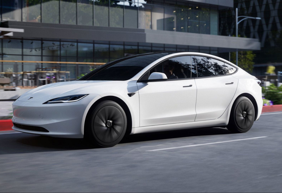 Tesla запускает в Европе бюджетную версию Model 3