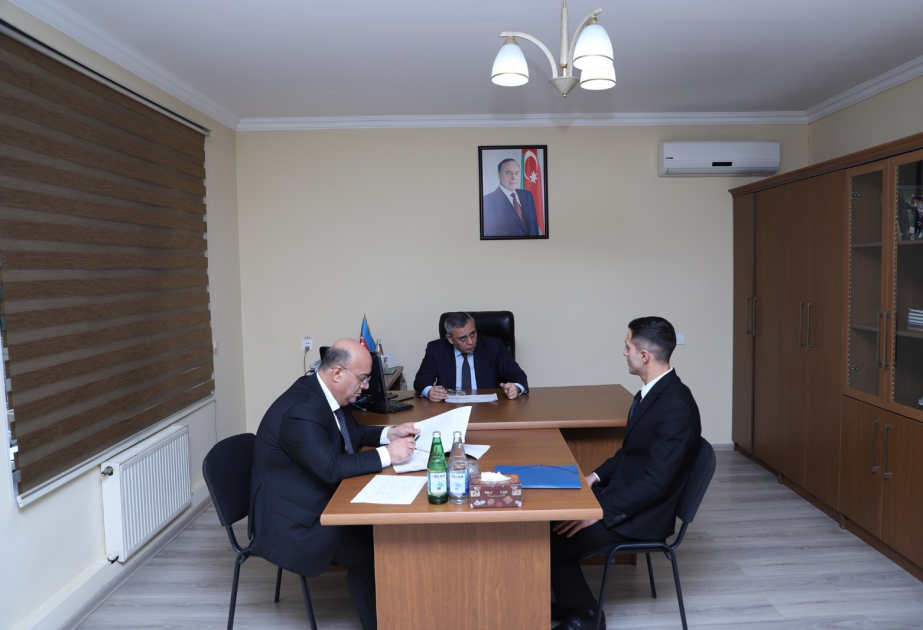 Dövlət Xidmətinin rəisi Xaçmazda vətəndaşların müraciətlərini dinləyib
