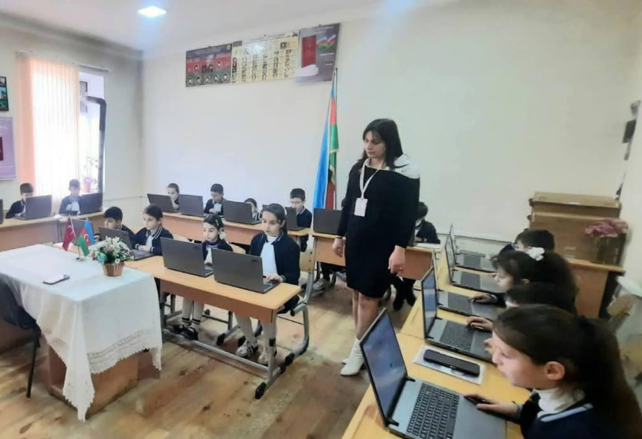 Şimal-qərb bölgəsində informatika dərslərinin tətbiqi genişlənir