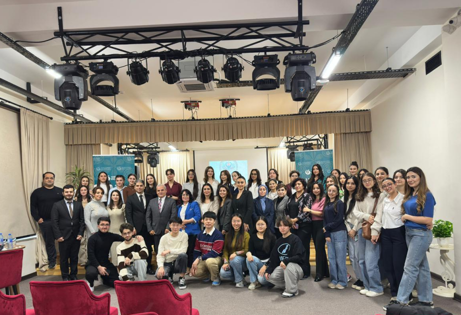 Xəzər Universitetində professor Bayram Durbilməzlə görüş keçirilib