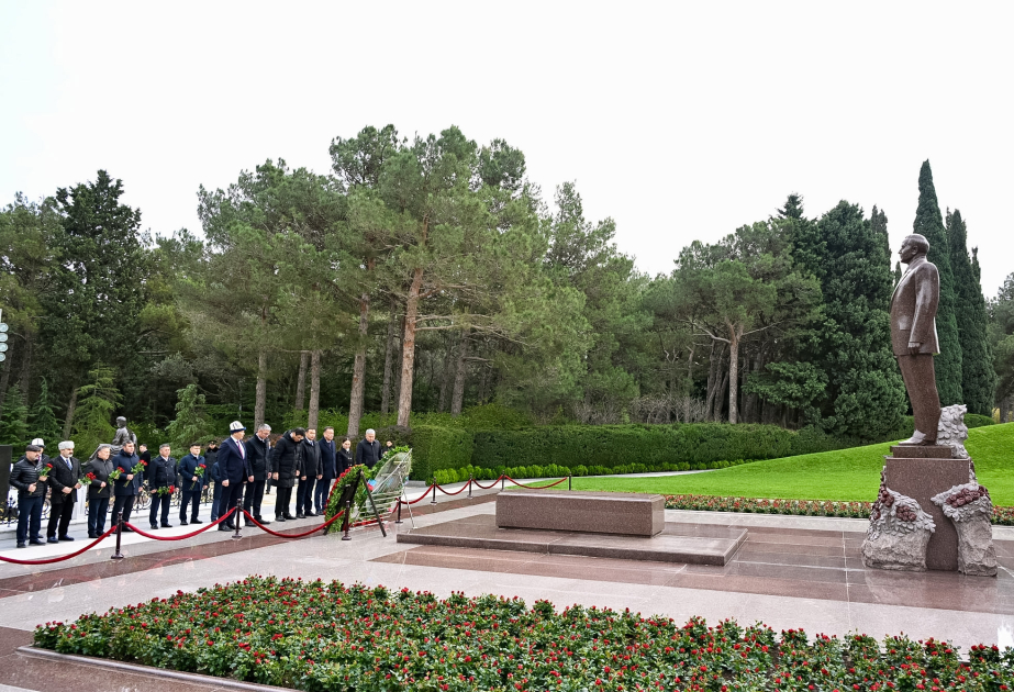 Kyrgyz delegation pays tribute to Azerbaijan’s National Leader Heydar Aliyev
