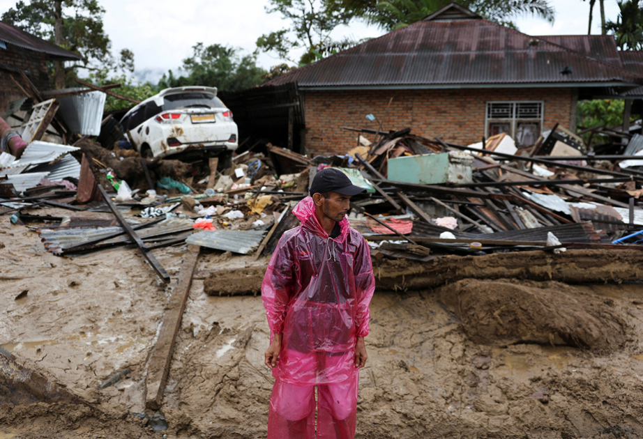 Indonesia to buy up to 200 helicopters for defense, natural disaster preparedness, as floods kill nearly 900