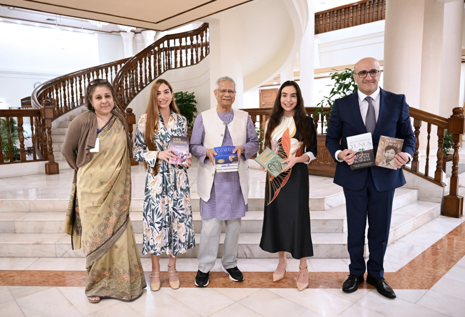 Leyla Aliyeva et Arzou Aliyeva rencontrent le conseiller principal du gouvernement intérimaire du Bangladesh à Dacca