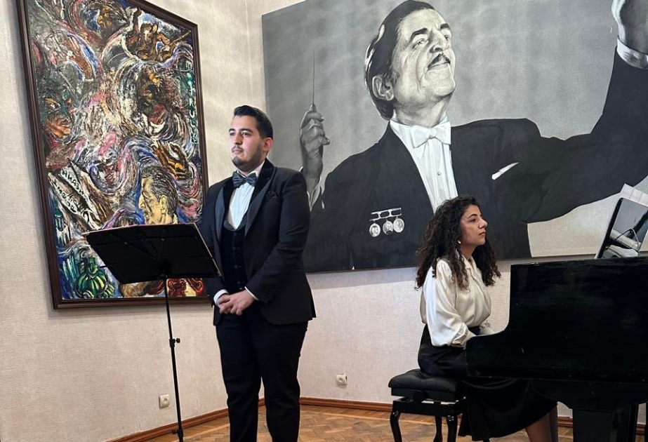 “Solo gənclik” layihəsi çərçivəsində gənc vokal ifaçısı Altun Süleymanov konsert proqramı ilə çıxış edib