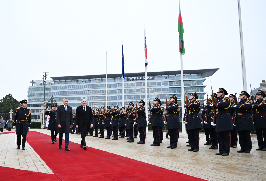 Official welcome ceremony was held for President Ilham Aliyev in Bratislava VIDEO