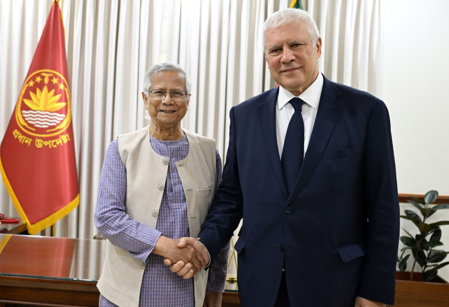 Nizami Ganjavi International Center Board Member meets with Chief Advisor of Bangladesh