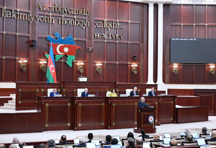 Parlament 2026-cı ilin dövlət büdcəsi zərfinə daxil olan qanun layihələrini üçüncü oxunuşda qəbul edib VİDEO