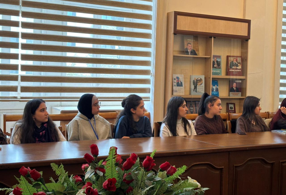 Pedaqoji Universitetdə “Youth Spark” proqramının ilk görüşü keçirilib