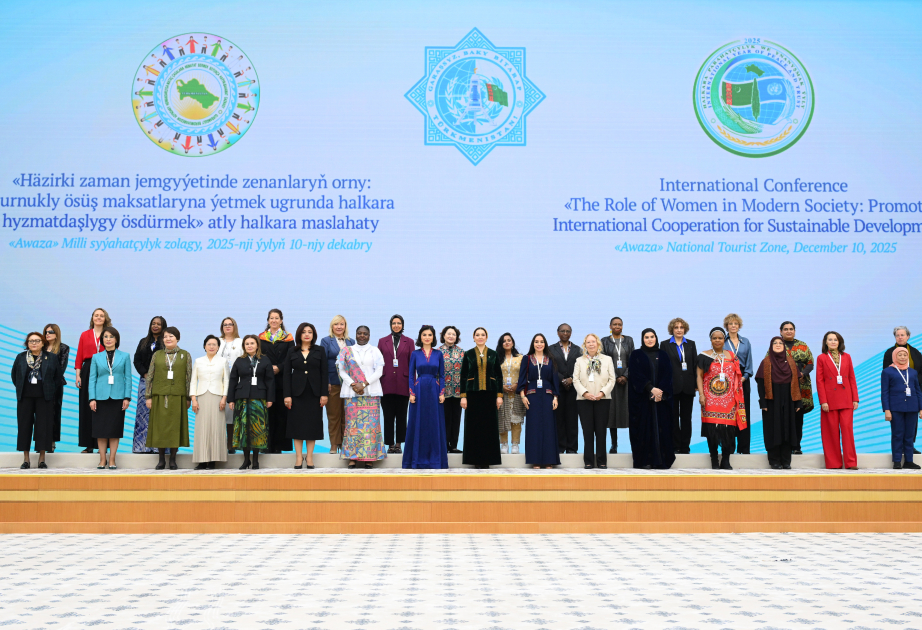 La Vicepresidenta de la Fundación Heydar Aliyev participa en una conferencia internacional en Turkmenistán