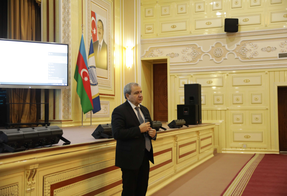 Se examinan cuestiones de cooperación entre la Universidad Estatal de Bakú y universidades de Estados Unidos