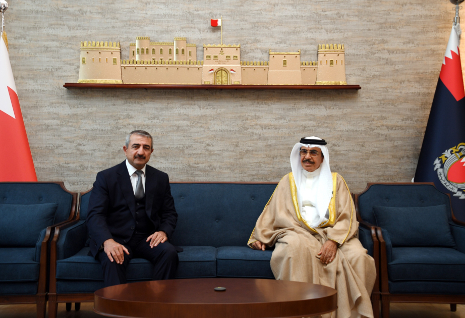 El Jefe del Servicio Estatal de Fronteras de Azerbaiyán se reúne con el Ministro del Interior de Baréin