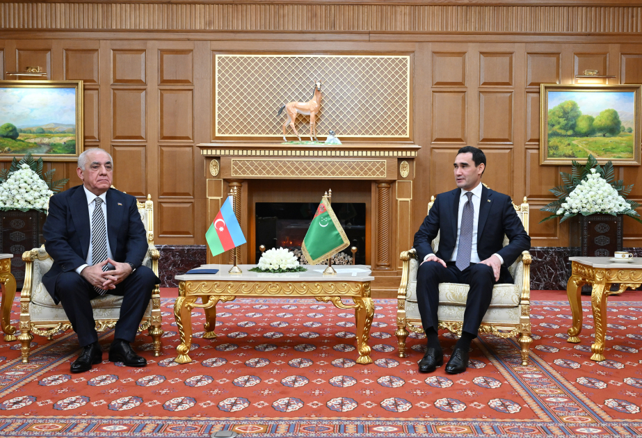 Aserbaidschans Premierminister Ali Asadov trifft Turkmenistans Präsident Serdar Berdimuhamedow