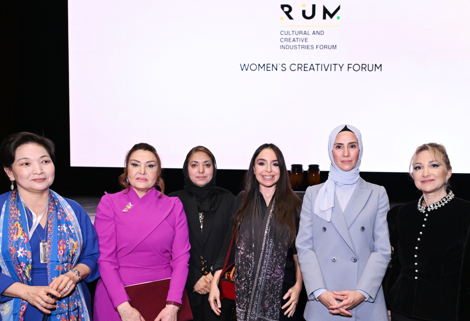 منتدى إبداعي للمرأة في باكو: مناقشة الإبداع وريادة الأعمال