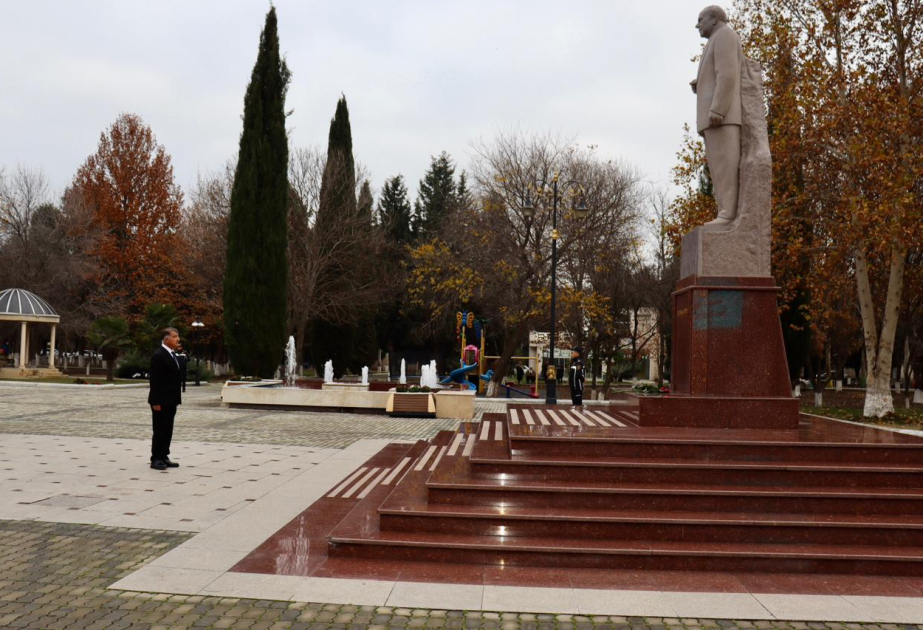 Samuxda Ulu Öndər Heydər Əliyevin xatirəsi anılıb, ağacəkmə aksiyası keçirilib