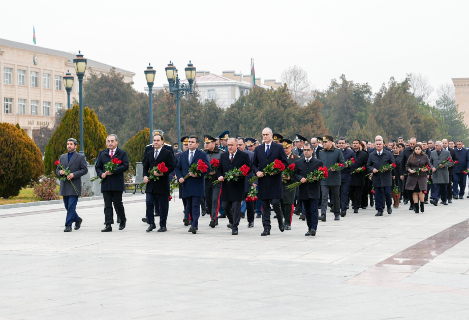 Naxçıvanda Ümummilli Lider Heydər Əliyevin abidəsi ziyarət olunub