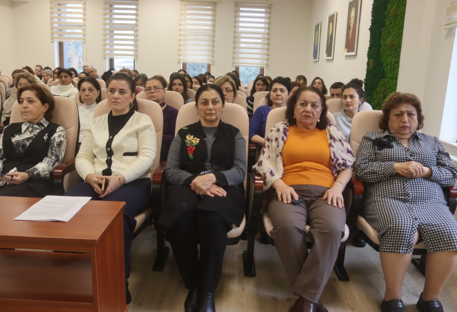 Botanika İnstitutunda Ulu Öndər Heydər Əliyevin anım gününə həsr olunmuş tədbir keçirilib