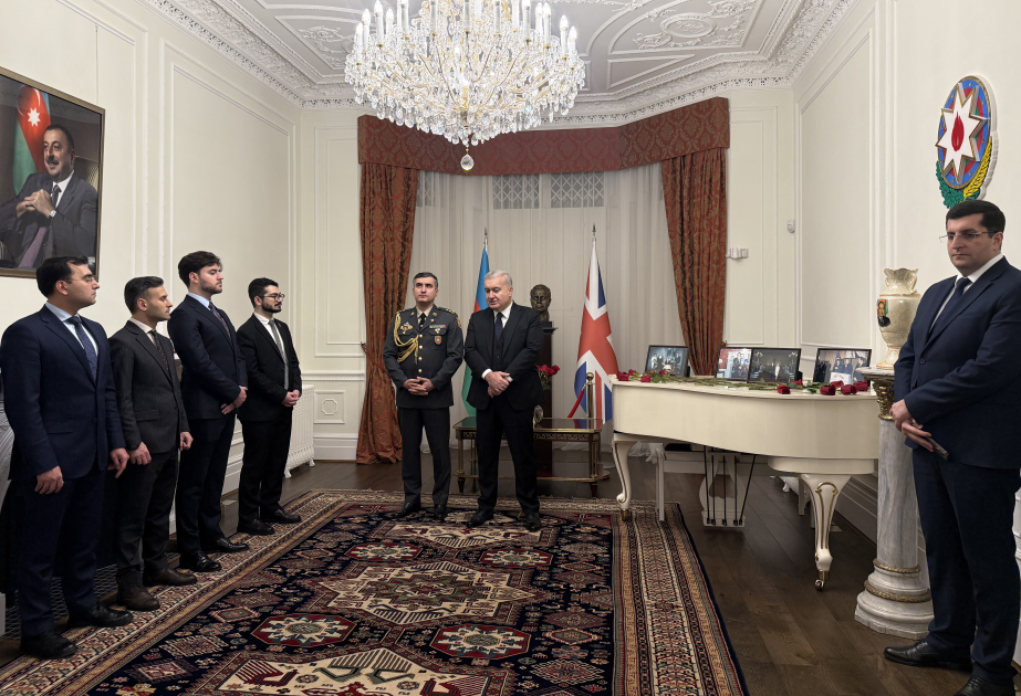 Londonda Ümummilli Lider Heydər Əliyevin xatirəsi yad edilib VİDEO